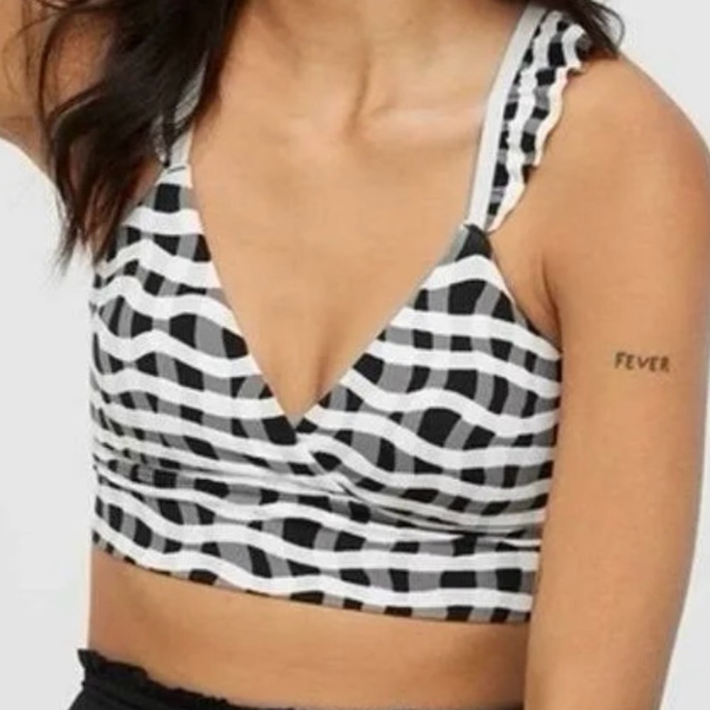 Offline by Aerie Real Me modern gingham sports bra swimsuit top yoga